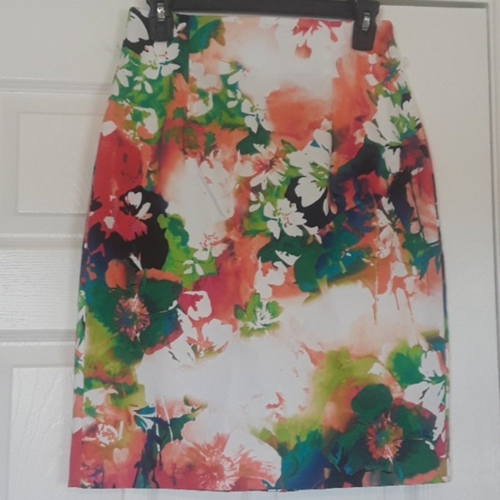 Fitted High Waisted Floral Career Pencil Skirt